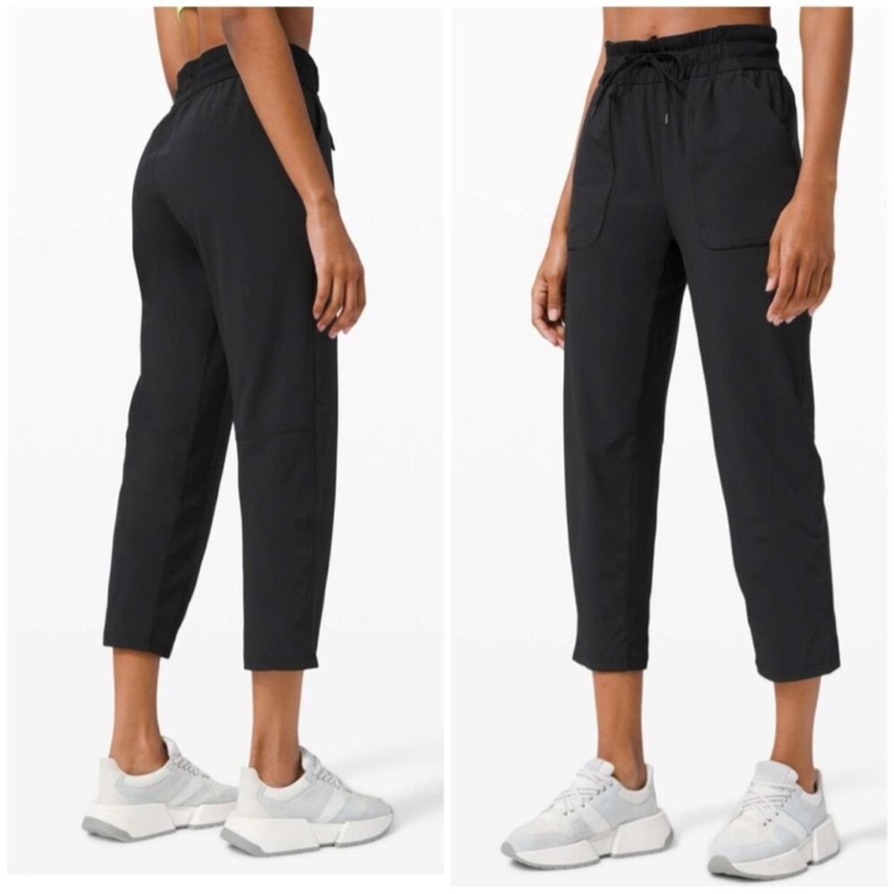 Lululemon • beyond the studio crop jogger black sz 2